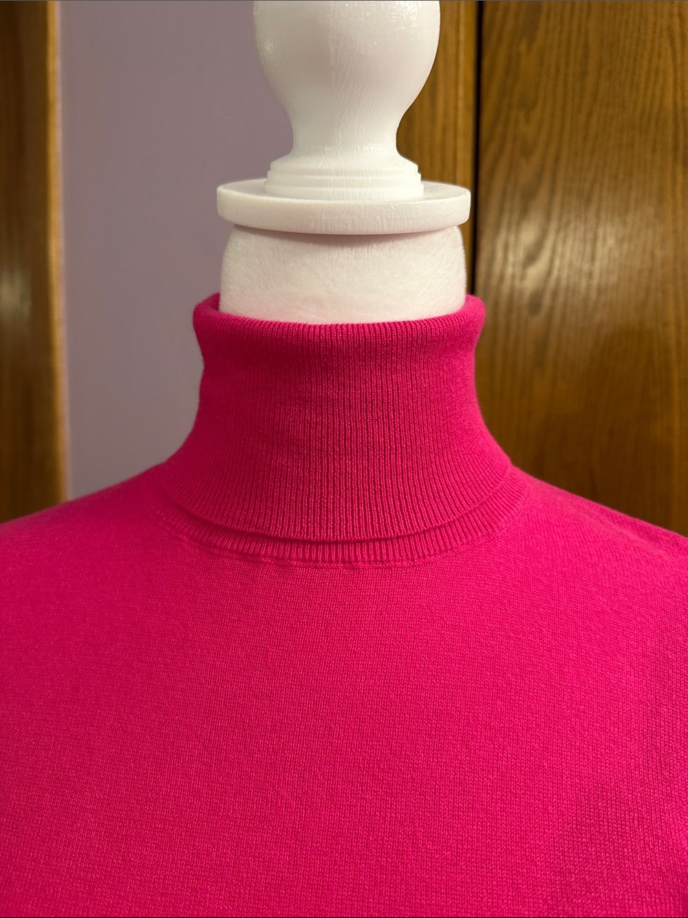 L’AGENCE Bright Fuchsia Turtleneck Top size small. - Picture 2 of 12